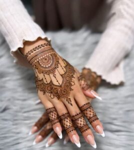 detail mehndi