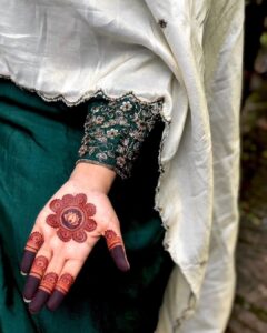 stunning mehndi